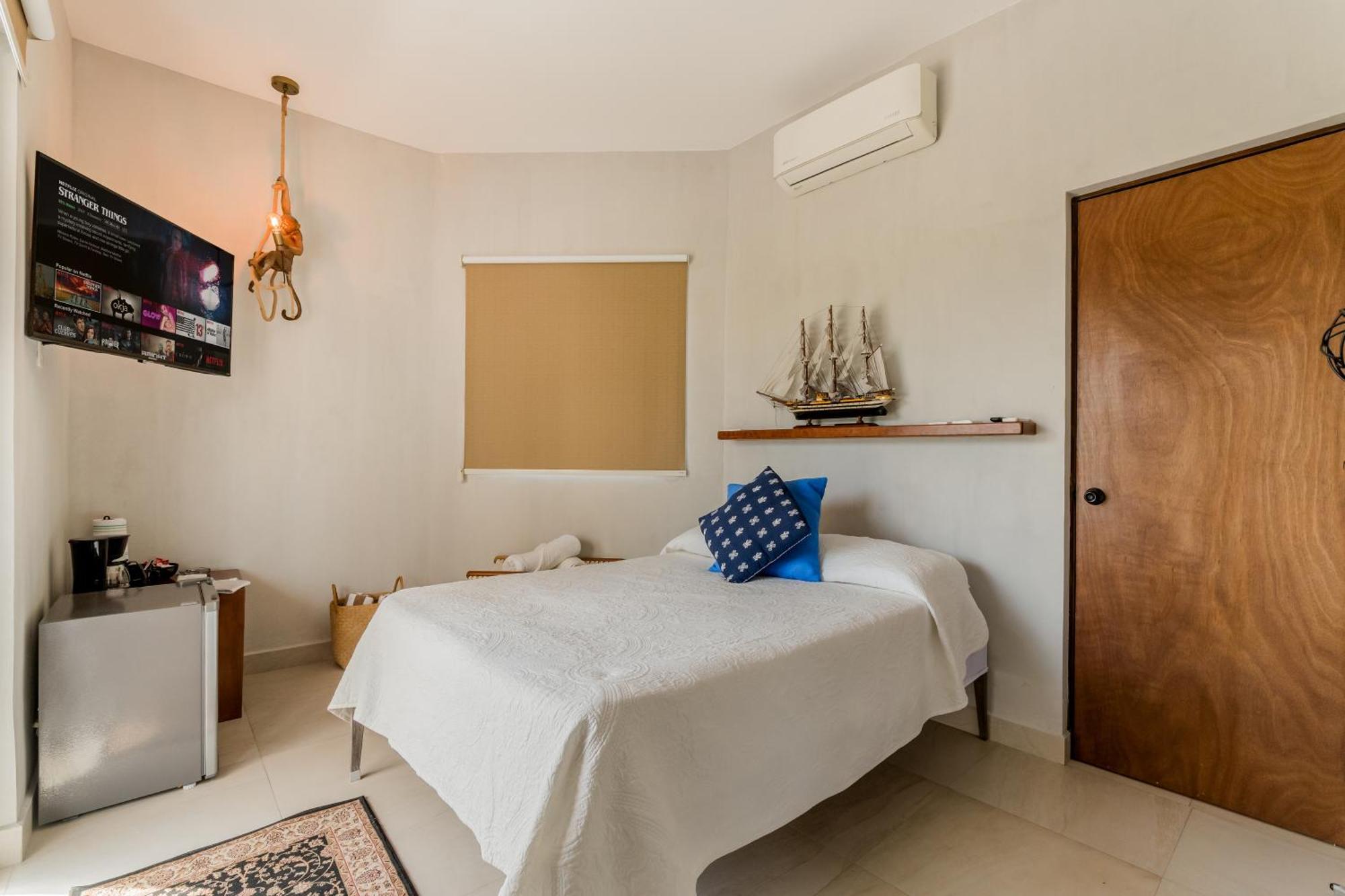 *Casa Aluxes- Guesthouse* Канкун Экстерьер фото